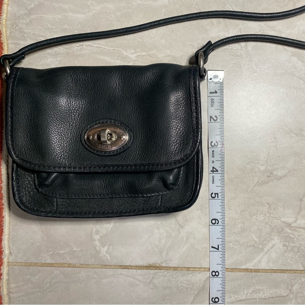 Fossil Pebbled Black Leather w/ Silver Tone Hardware Mini Crossbody Purse Bag - Picture 9 of 9